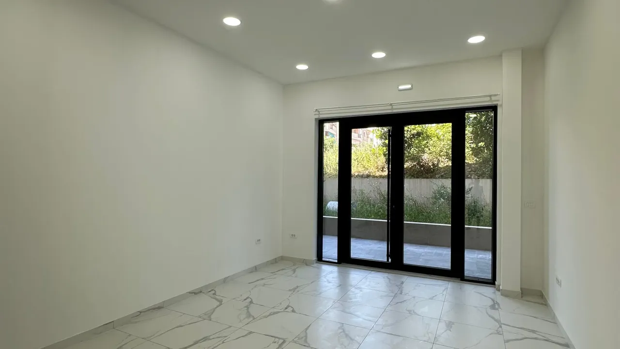 Rent, office space, 48m², Seljanovo, Tivat