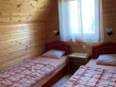 Izdavanje, kuća, 75m², Centar, Žabljak - image 4