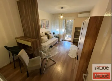 Izdavanje, garsonjera, 25m², Grbavica, Novi Sad Sve Podlokacije - image 2