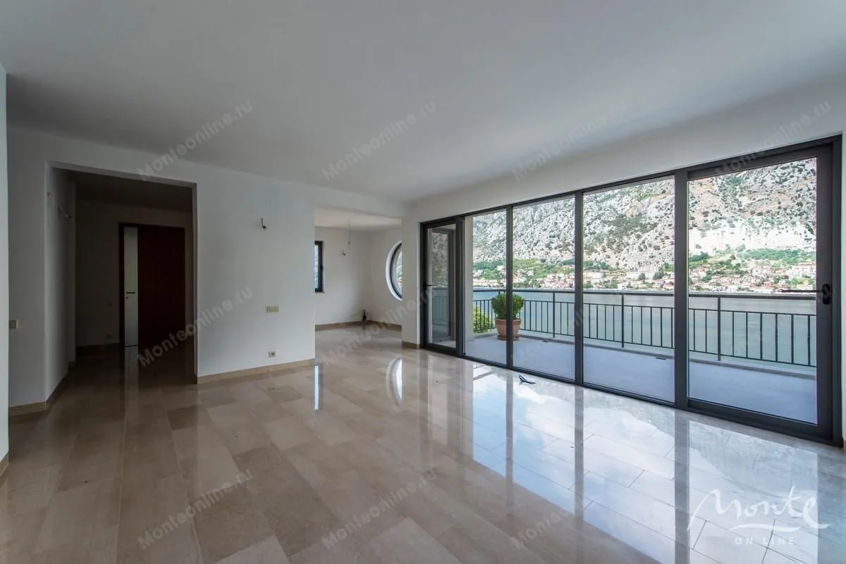 Prodaja, dvosoban stan, 174m², Muo, Kotor