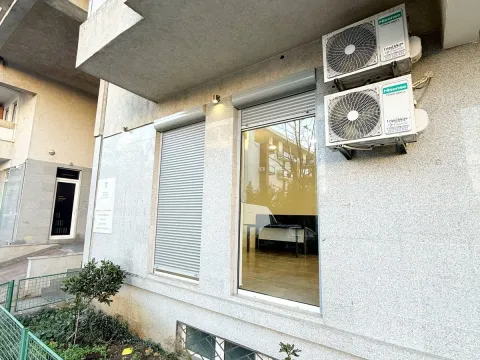Izdavanje, stan, 56m², Blok 6, Podgorica - image 2