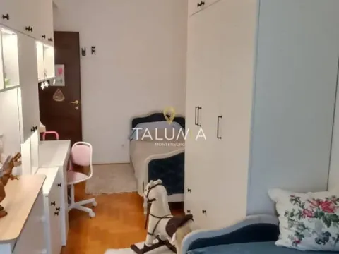 Sale, two bedroom apartment, 74m², City Kvart, Podgorica - image 8