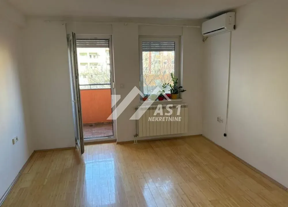 Izdavanje, dvosoban stan, 51m², Nova Detelinara, Novi Sad Sve Podlokacije