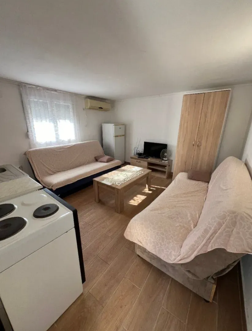 Izdavanje, stan, 20m², Šušanj, Bar