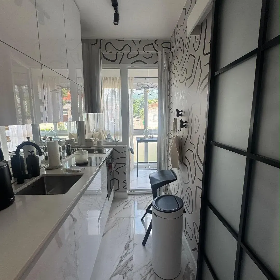 Izdavanje, jednosoban stan, 42m², Centar, Tivat