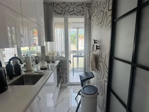 Izdavanje, jednosoban stan, 42m², Centar, Tivat - image 7