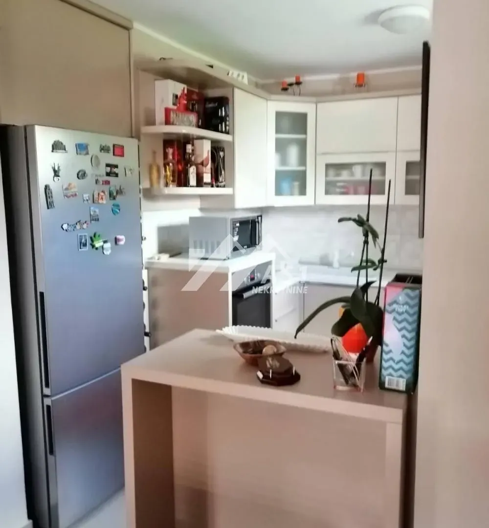 Izdavanje, četvorosoban stan, 95m², Novo naselje, Novi Sad