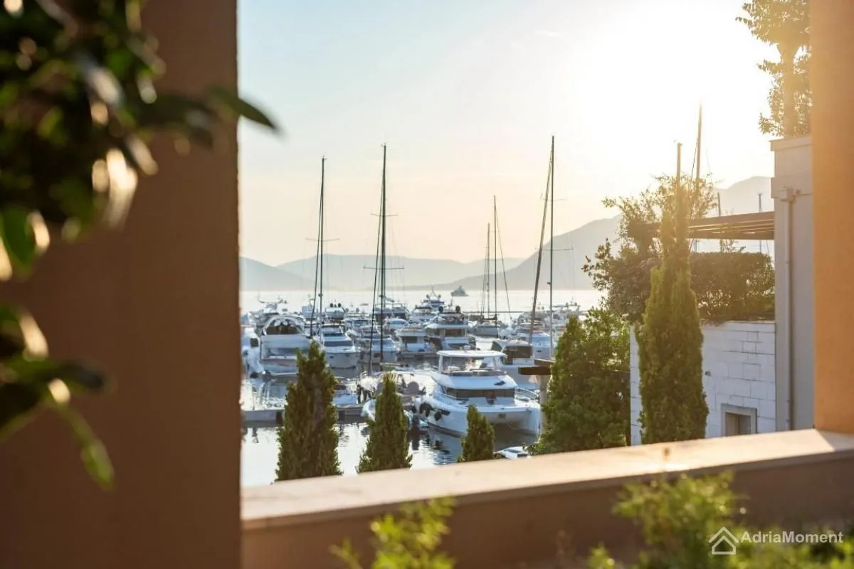 Sale, three bedroom apartment, 201m², Centar, Tivat