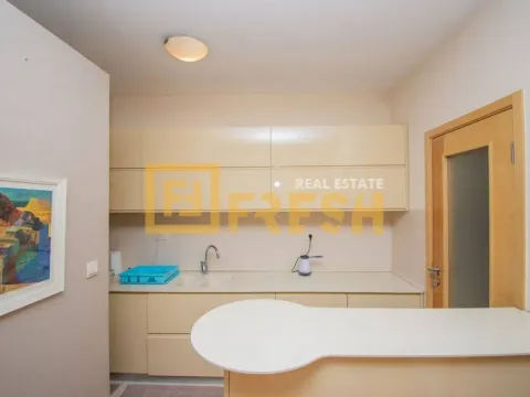 Izdavanje, trosoban stan, 100m², Blok 6, Podgorica - image 5