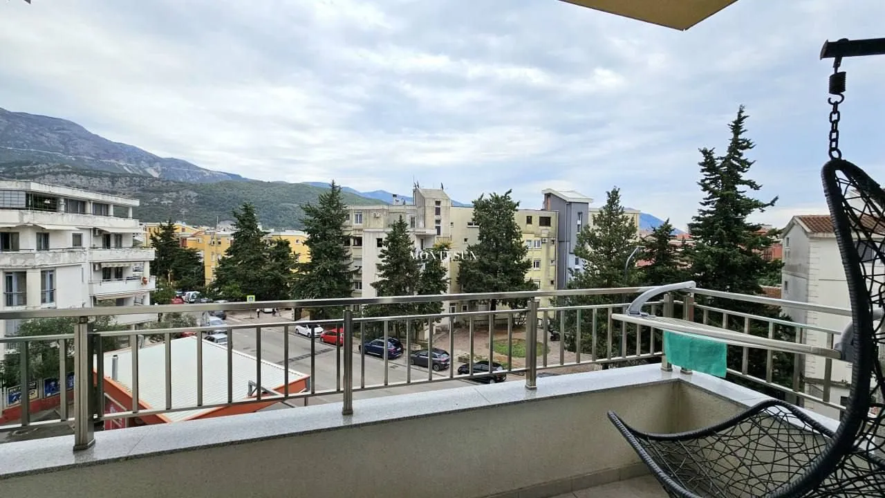 Izdavanje, dvosoban stan, 65m², Maslinjak, Budva