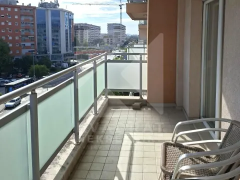 Rent, two bedroom apartment, 120m², City Kvart, Podgorica - image 9