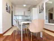 Izdavanje, četvorosoban stan, 140m², Centar, Podgorica - image 5