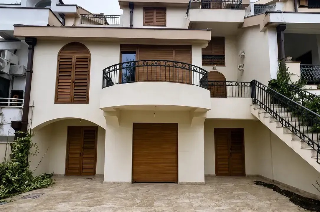 Rent, house, 400m², Gorica C, Podgorica