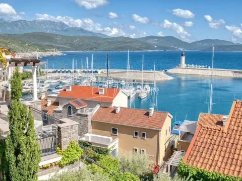 Prodaja, jednosoban stan, 55m², Luštica Bay, Tivat - image 1
