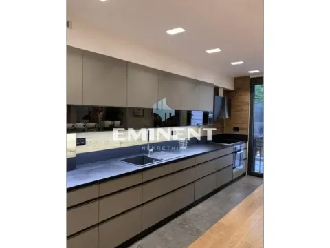 Izdavanje, trosoban stan, 93m², Stari Grad, Beograd - image 7