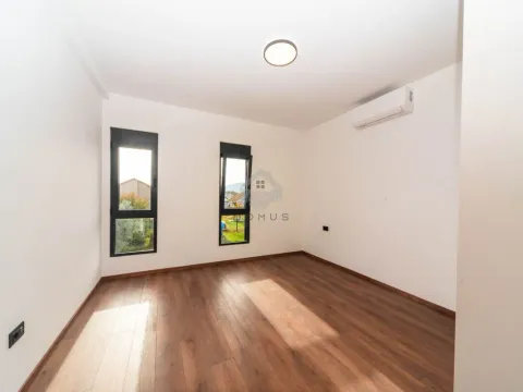 Prodaja, kuća, 150m², Gornja Gorica, Podgorica - image 17