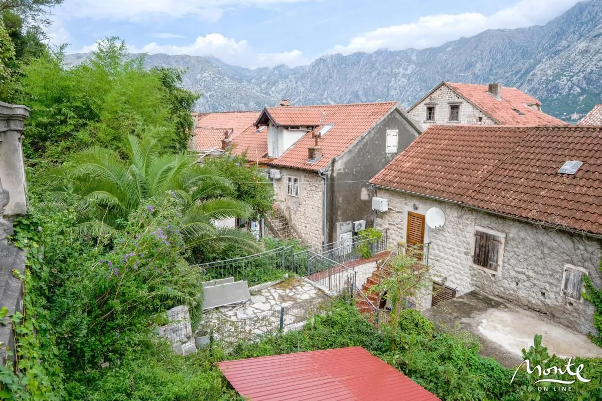 Sale, three bedroom apartment, 80m², Prčanj, Kotor
