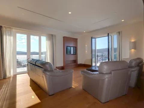 Sale, three bedroom apartment, 236m², Porto Montenegro, Tivat - image 13