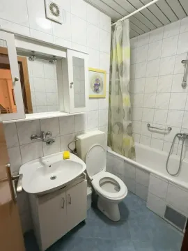Izdavanje, dvosoban stan, 76m², Stari Aerodrom, Podgorica - image 3