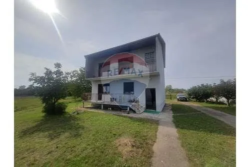 Sale, house, 144m², Mataguži, Podgorica