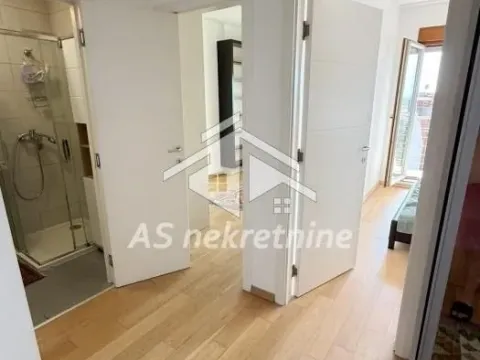 Izdavanje, trosoban stan, 73m², Vračar Sve Podlokacije, Beograd - image 23