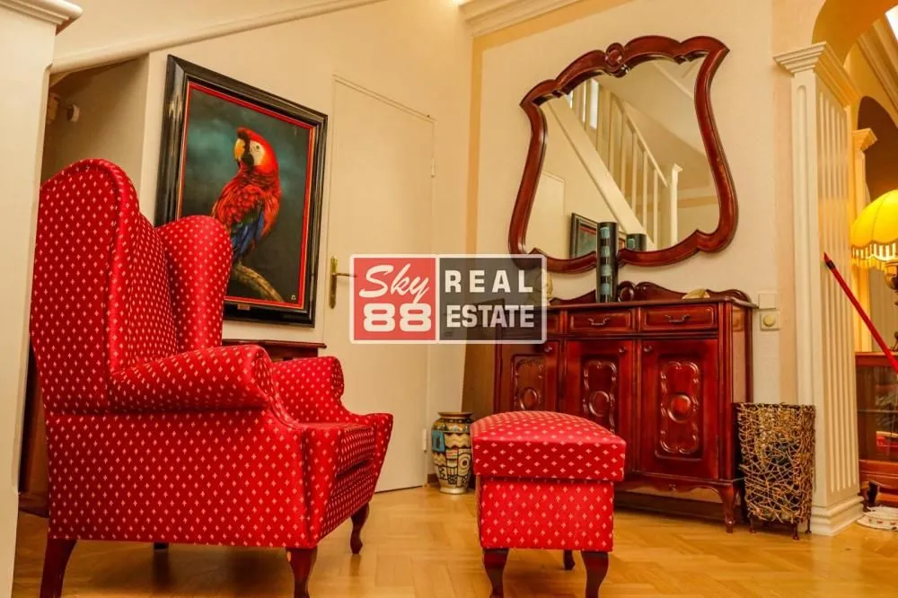 Sale, house, 243m², Savski Venac, Beograd
