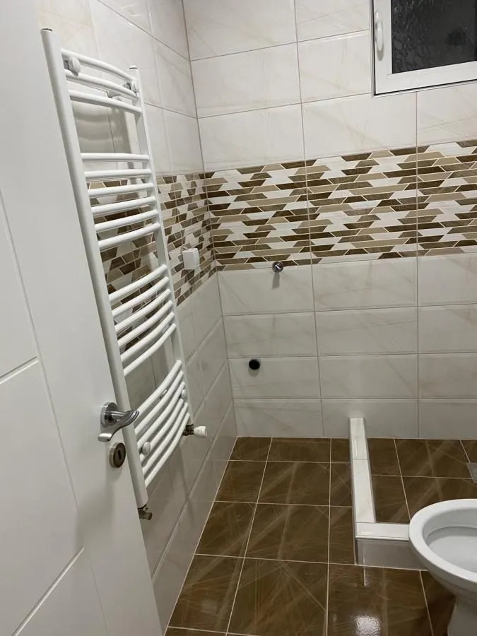 Izdavanje, jednosoban stan, 38m², Niš, Srbija