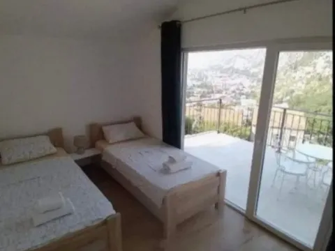 Izdavanje, dvosoban stan, 80m², Škaljari, Kotor - image 3