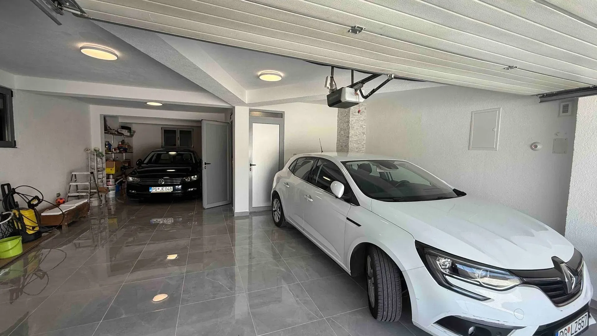 Rent, house, 320m², Podgorica, Crna Gora