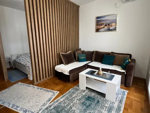 Rent, one bedroom apartment, 40m², Centar, Bar - image 4