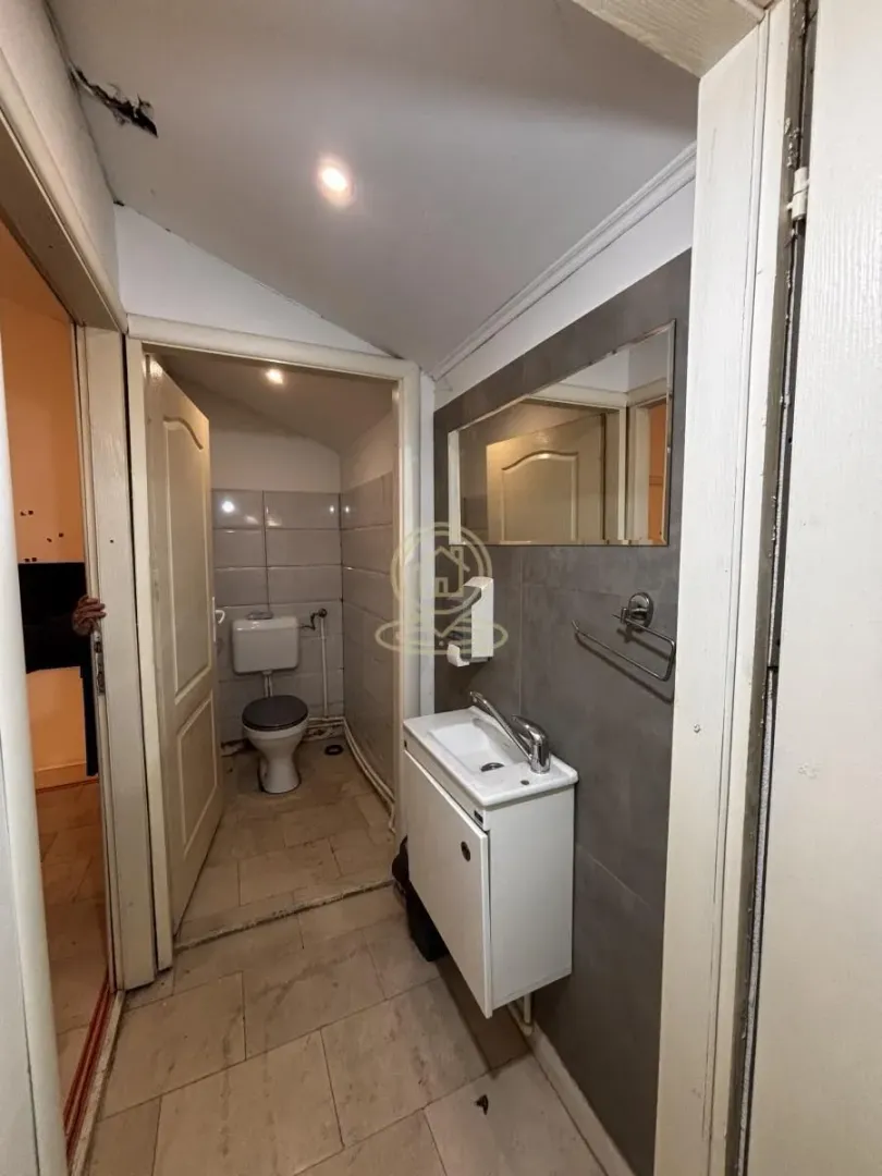 Rent, office space, 87m², Medijana, Niš