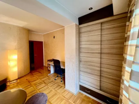 Izdavanje, trosoban stan, 89m², Centar, Podgorica - image 7