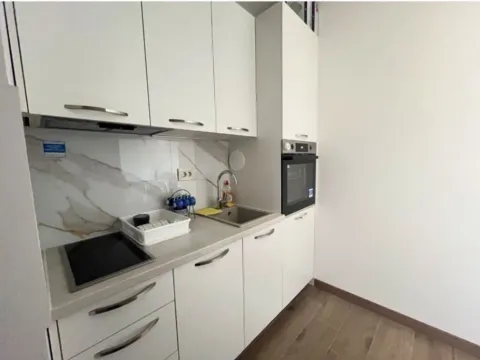 Izdavanje, garsonjera, 38m², Centar, Budva - image 8