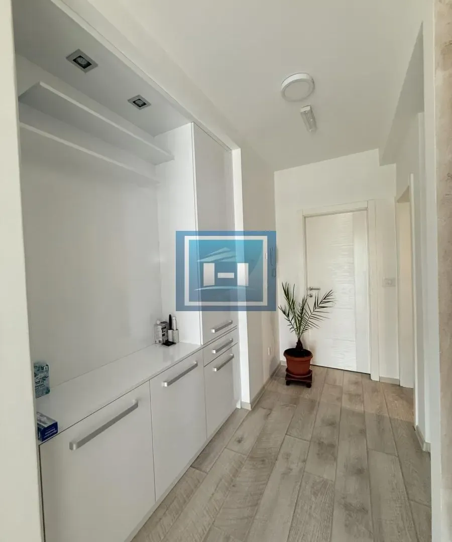Prodaja, kuća, 240m², Centar, Jagodina