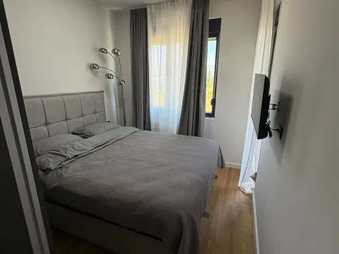 Izdavanje, dvosoban stan, 50m², Zabjelo, Podgorica - image 12