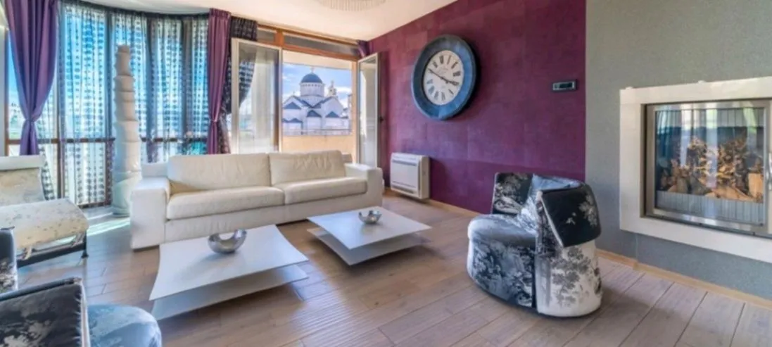 Izdavanje, trosoban stan, 140m², Podgorica, Crna Gora