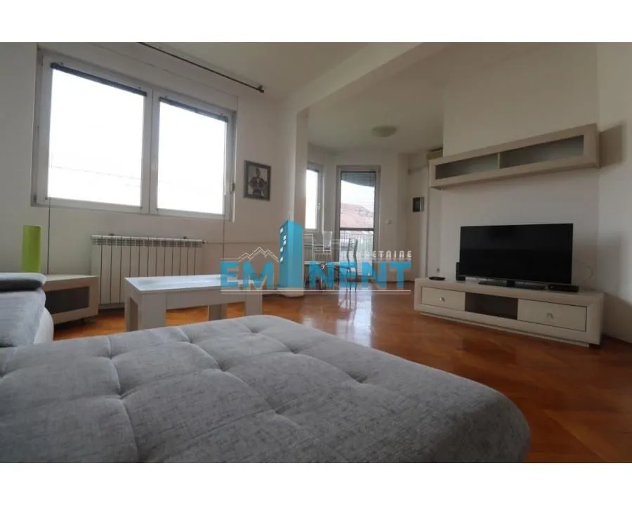 Izdavanje, dvosoban stan, 63m², Stari Grad, Beograd