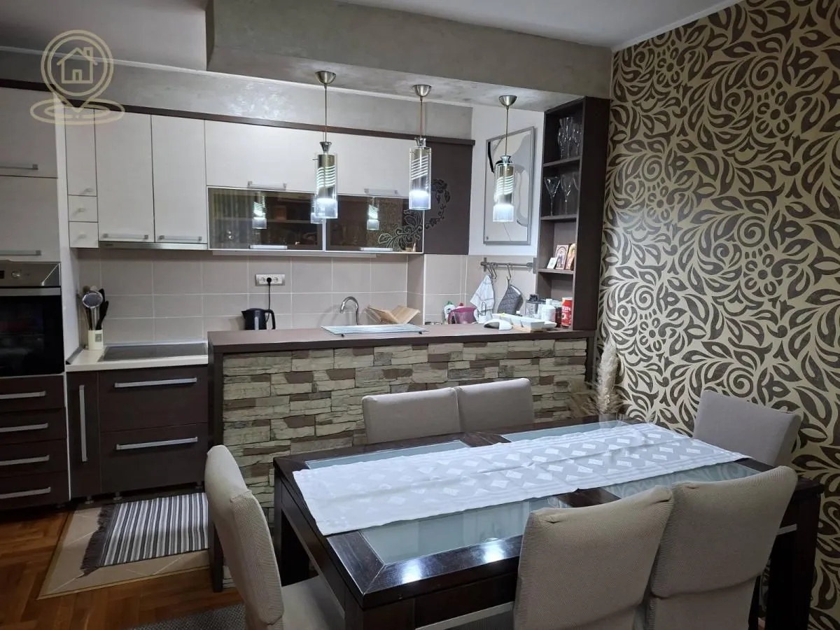 Prodaja, trosoban stan, 77m², Podbara, Novi Sad Sve Podlokacije