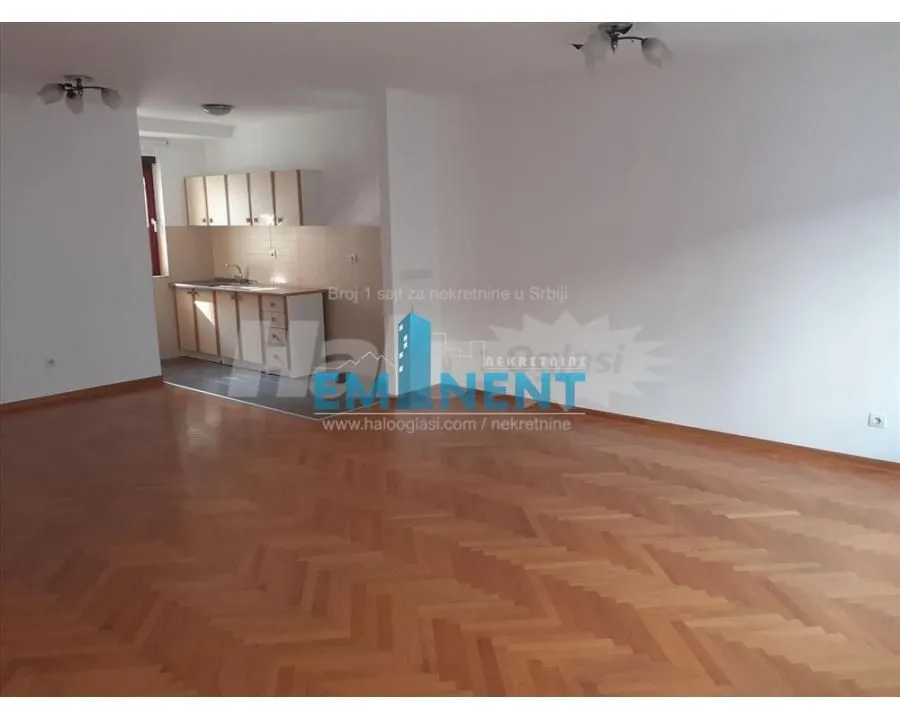 Izdavanje, trosoban stan, 90m², Vračar Sve Podlokacije, Beograd