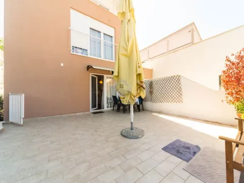 Sale, one bedroom apartment, 29m², Tivat, Crna Gora - image 9