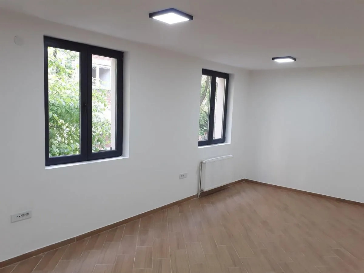 Rent, office space, 90m², Centar, Niš