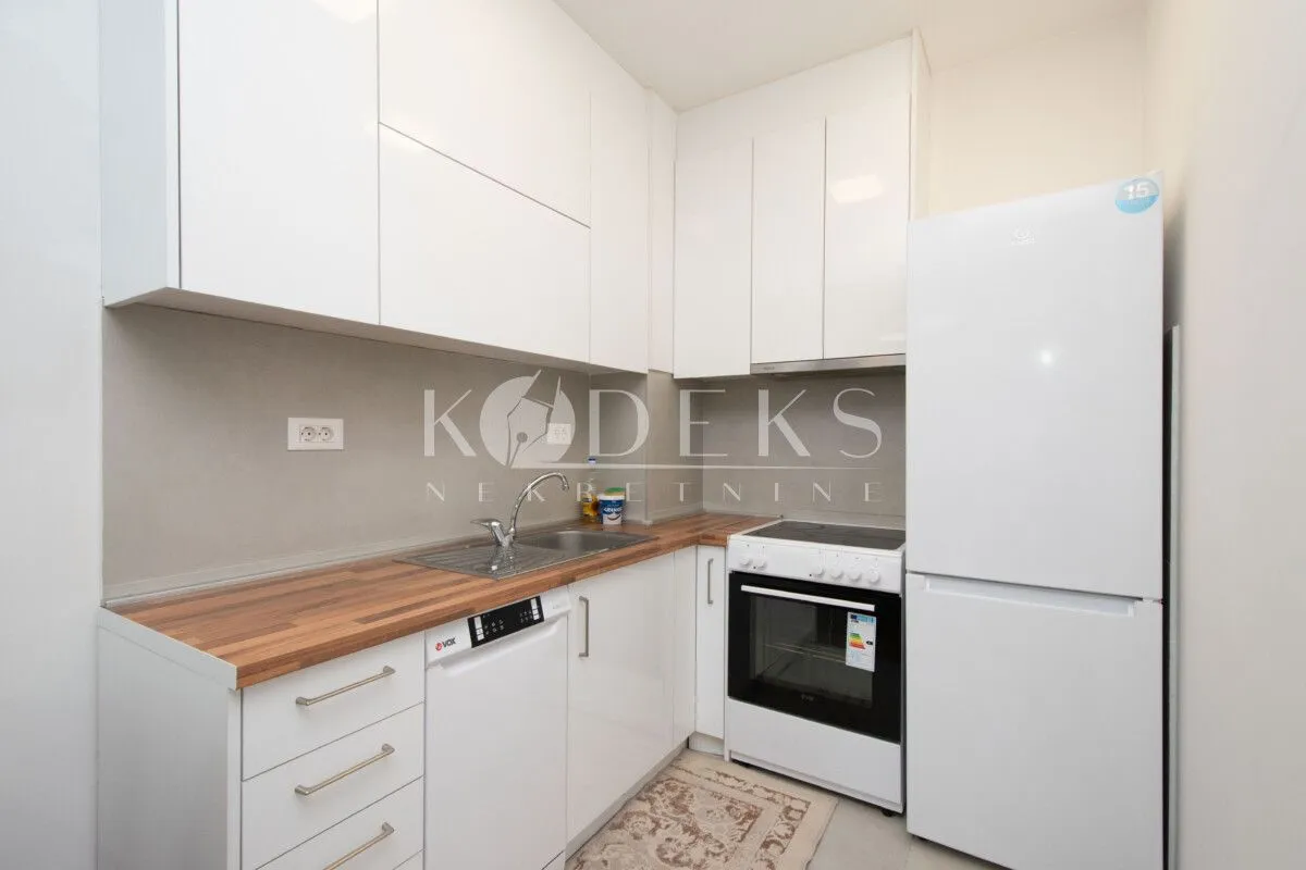Izdavanje, jednosoban stan, 45m², Stari Aerodrom, Podgorica