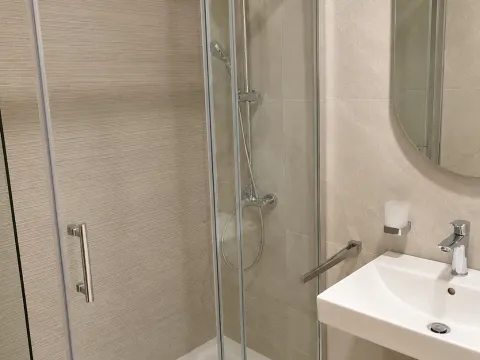 Izdavanje, jednosoban stan, 42m², Central Point, Podgorica - image 9