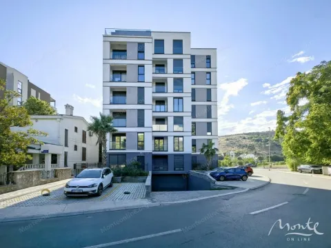 Prodaja, trosoban stan, 111m², Vezirov Most, Podgorica