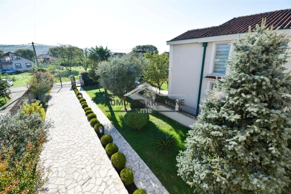 Rent, house, 200m², Donja Gorica, Podgorica