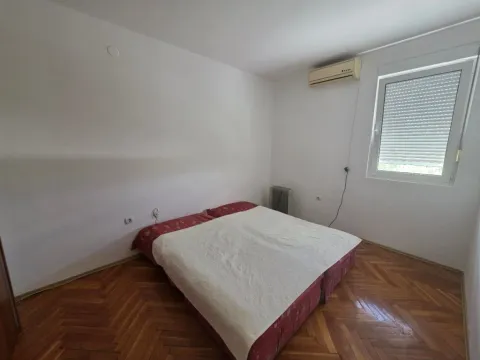 Izdavanje, jednosoban stan, 45m², Blok 6, Podgorica - image 13