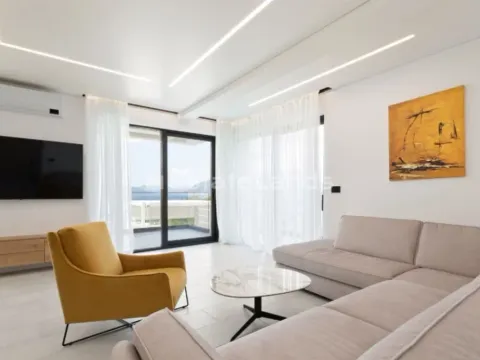 Izdavanje, kuća, 400m², Kalimanj, Tivat - image 13