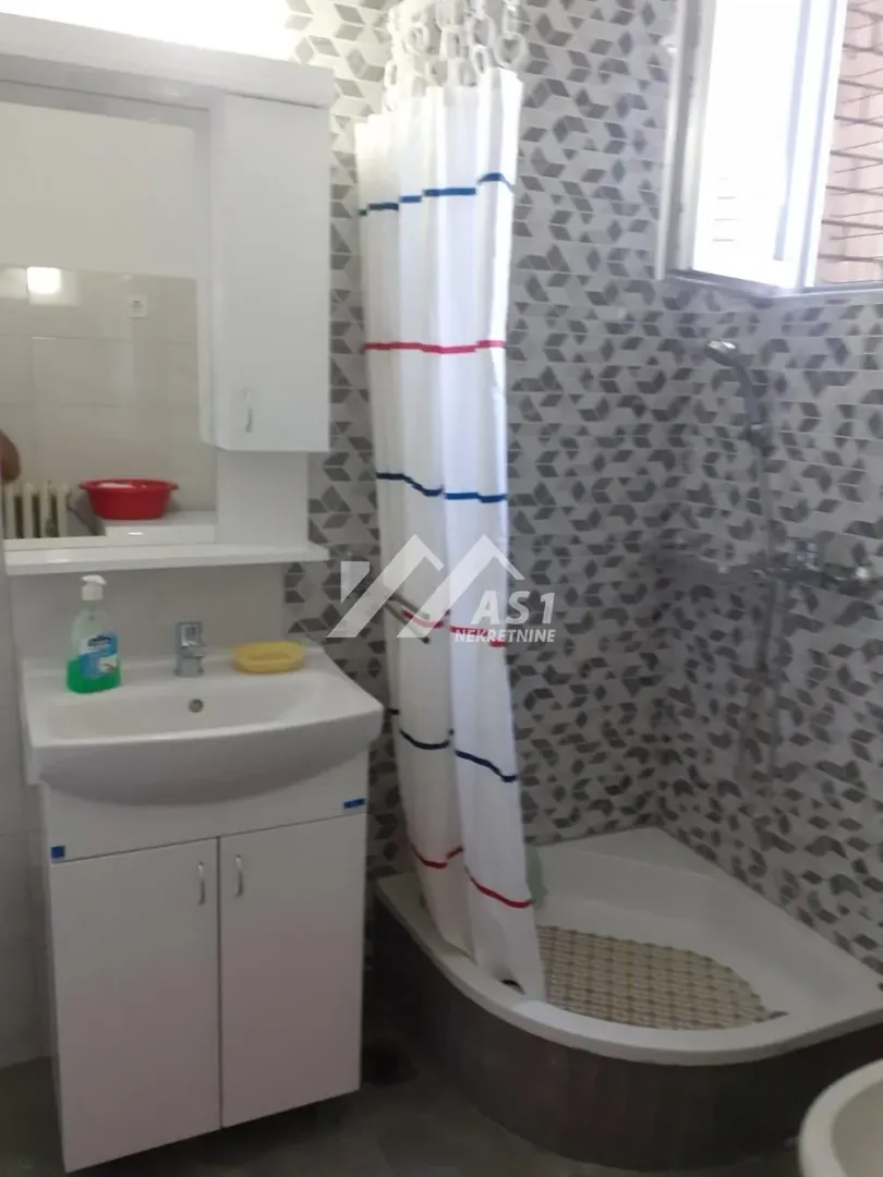 Izdavanje, dvosoban stan, 59m², Grbavica, Novi Sad Sve Podlokacije