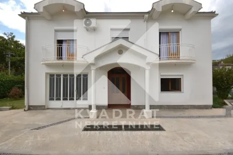 Rent, house, 200m², Dalmatinska ulica, Podgorica - image 31