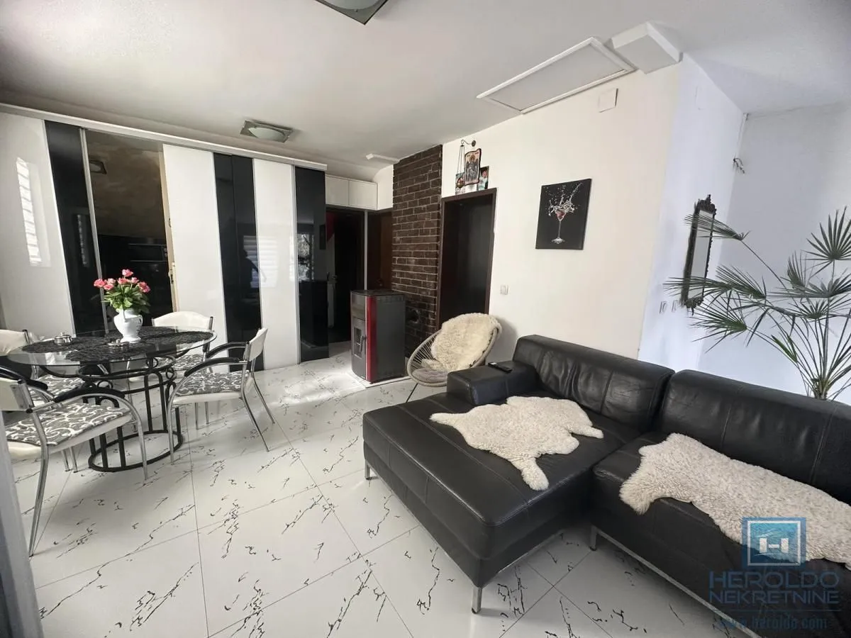 Sale, house, 215m², Ćuprija, Srbija